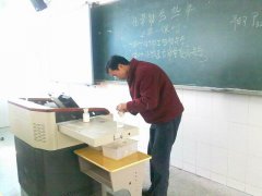 我校化学组组织新课程高效课堂教学模式研究课