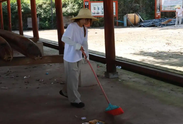 师生看到村庄教育不只发生在讲堂之中也嵌入家庭日子 师生看到村庄教育不只发生在讲堂之中也嵌入家庭日子