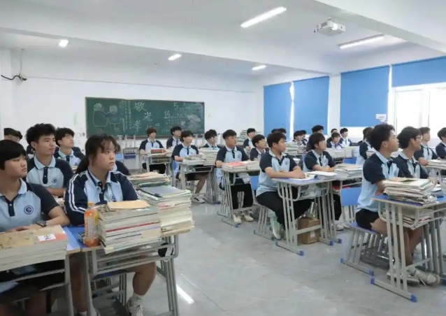贯穿选用中职三年学习衔接本科阶段培育的贯穿式育人形式发动试点 贯穿选用中职三年学习衔接本科阶段培育的贯穿式育人形式发动试点