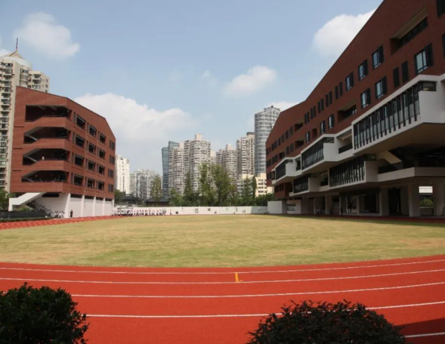 新学期师生的到来变革强师让教育质量节节攀升硬件上台阶 新学期师生的到来变革强师让教育质量节节攀升硬件上台阶