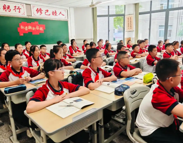 学生体育活动不打扣头即打造专职教师专业教练育人一体化 学生体育活动不打扣头即打造专职教师专业教练育人一体化